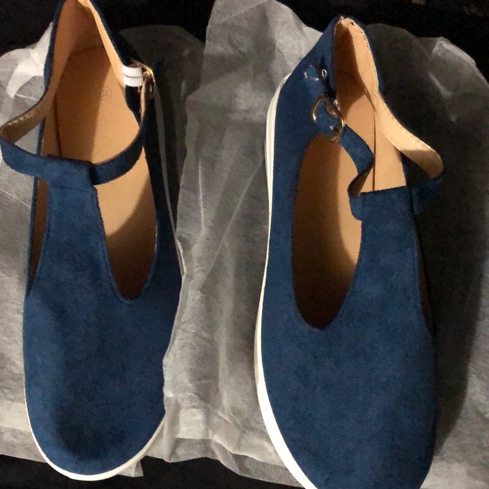 Easy fit and wear sneaker and walking summer shoe